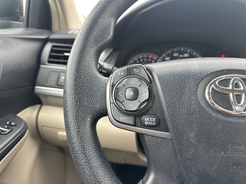 Used 2012 Toyota Camry LE image 18