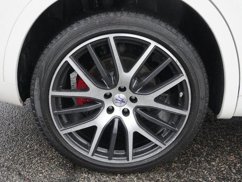 Used 2019 Maserati Levante GTS AWD/4WD image 23