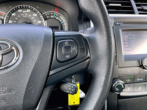 Used 2015 Toyota Camry LE FWD image 24