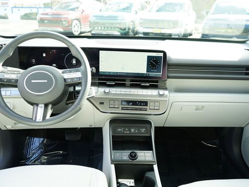 Certified 2024 Hyundai Kona SEL w/ Convenience Package image 18