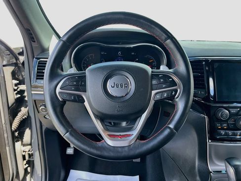 Used 2019 Jeep Grand Cherokee Trailhawk w/ Trailhawk Luxury Group AWD/4WD image 11