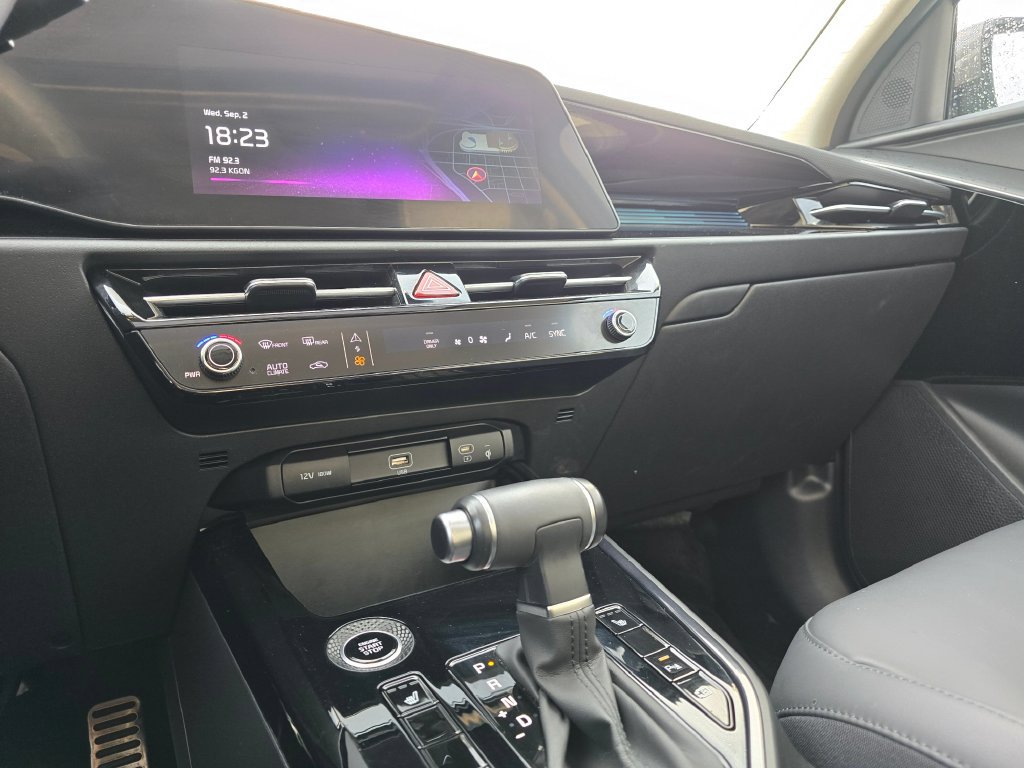 Certified 2024 Kia Niro EX Touring FWD image 34