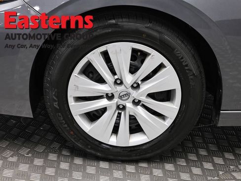 Used 2025 Nissan Sentra S FWD image 31