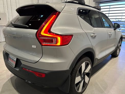 Used 2023 Volvo XC40 Recharge Ultimate AWD/4WD image 6