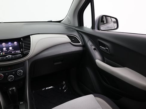 Used 2020 Chevrolet Trax LS w/ Tint and Cruise Package FWD image 27