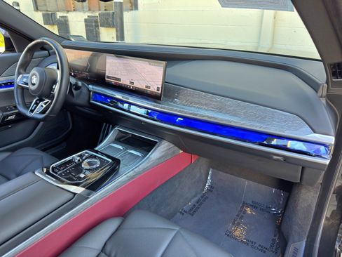 Used 2024 BMW 740i w/ Premium Package 2 RWD image 15