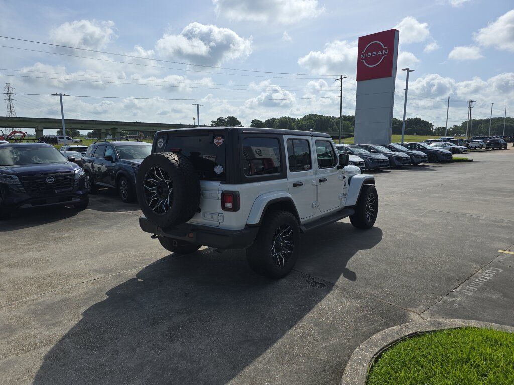 Used 2023 Jeep Wrangler Unlimited Sahara AWD/4WD image 6