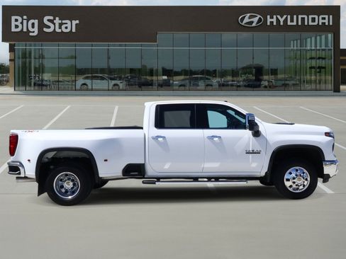 Used 2025 Chevrolet Silverado 3500 LTZ w/ LTZ Texas Edition AWD/4WD image 5