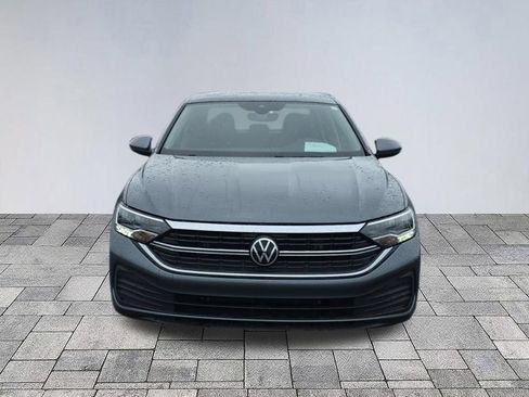 Used 2023 Volkswagen Jetta SE w/ Panoramic Sunroof Package FWD image 2