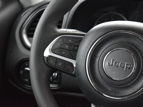 Used 2023 Jeep Renegade Latitude AWD/4WD image 16