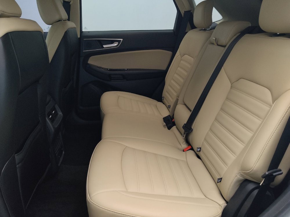 Used 2020 Ford Edge SEL w/ Convenience Package FWD image 18