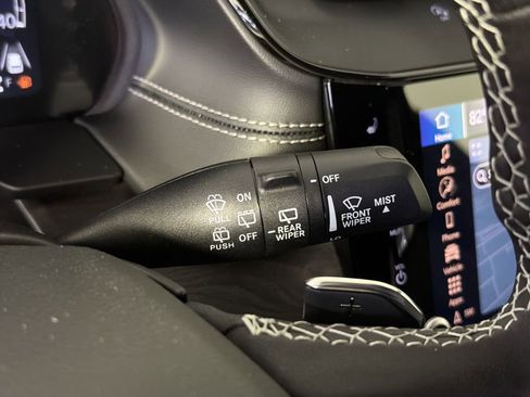 New 2026 Jeep Grand Cherokee Limited AWD/4WD image 19