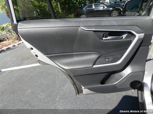 Used 2019 Toyota RAV4 XLE AWD/4WD image 44