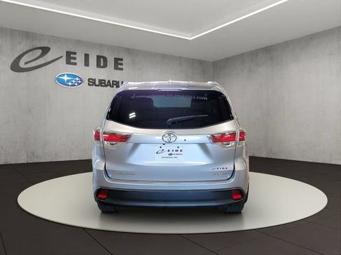 Used 2016 Toyota Highlander XLE AWD/4WD image 11