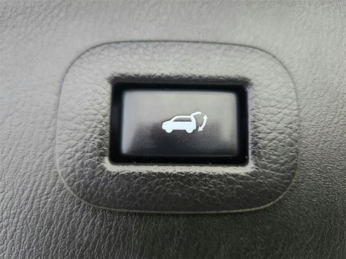 Used 2015 INFINITI QX80 4WD w/ Limited Package image 32