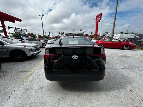 Used 2020 Toyota Prius LE image 12