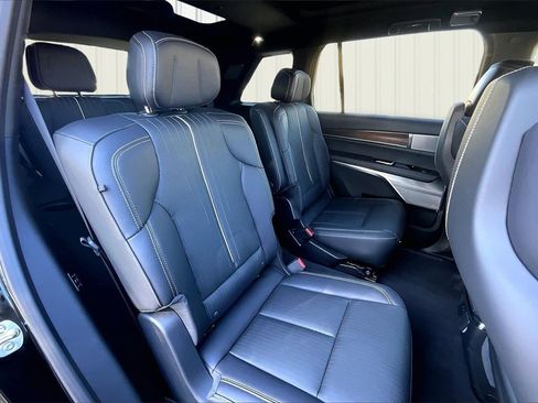 Used 2026 Cadillac Vistiq Sport image 20