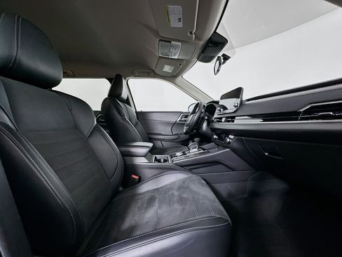 Used 2024 Mitsubishi Outlander SE image 32