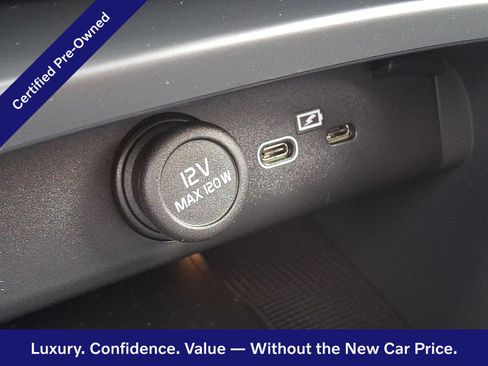 Certified 2024 Volvo XC40 B5 Ultimate w/ Protection Package Premier AWD/4WD image 25