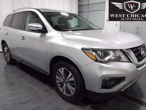 Used 2019 Nissan Pathfinder SV FWD image 1