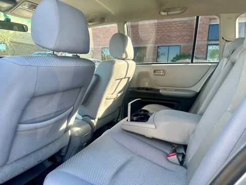 Used 2004 Toyota Highlander 2WD image 12