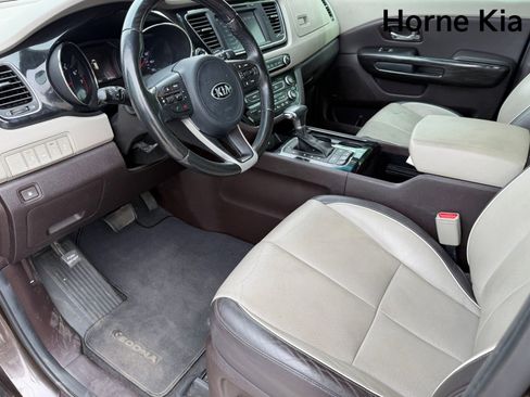 Used 2018 Kia Sedona SX Limited w/ SX Limited Prestige Package FWD image 16