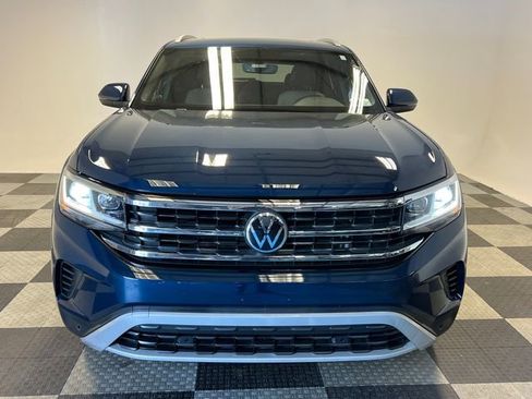 Certified 2022 Volkswagen Atlas Cross Sport SE image 2