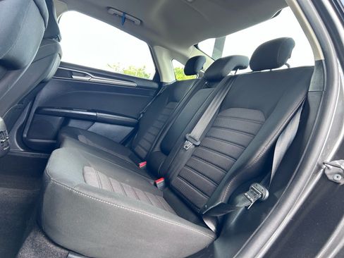 Used 2020 Ford Fusion SE AWD/4WD image 16