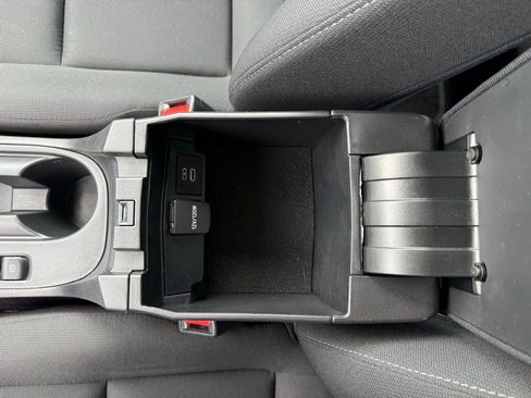 Used 2025 Toyota Corolla LE image 38