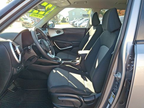 Used 2022 Kia Soul LX w/ Technology Package image 13