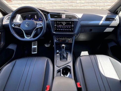 Certified 2023 Volkswagen Tiguan SE R-Line FWD image 15