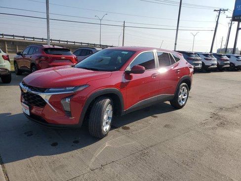 New 2026 Chevrolet Trax LS image 3