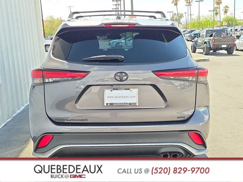 Used 2021 Toyota Highlander XSE FWD image 6