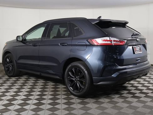 Used 2022 Ford Edge SE w/ Black Appearance Package image 6