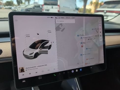 Used 2020 Tesla Model 3 Standard Range Plus image 12