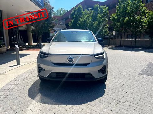 Used 2023 Volvo XC40 Recharge Ultimate AWD/4WD image 3