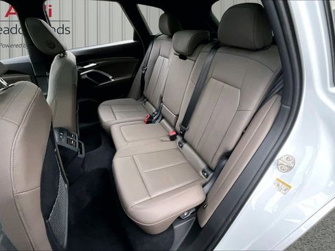 Used 2025 Audi Q5 Premium w/ Convenience Package image 22