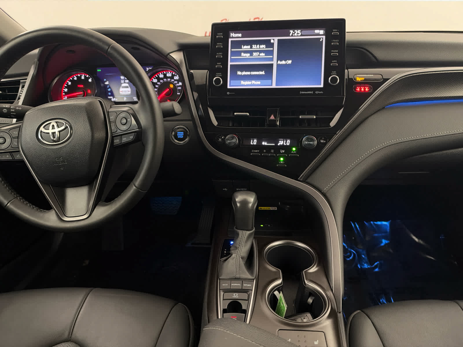 Used 2024 Toyota Camry XSE FWD image 19