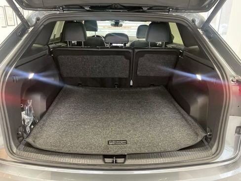 Certified 2025 Volkswagen Atlas Cross Sport SEL R-Line image 9