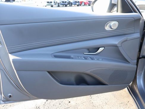 Used 2021 Hyundai Elantra SEL w/ Convenience Package image 21