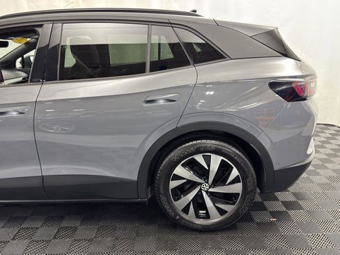 Used 2023 Volkswagen ID.4 Pro image 4