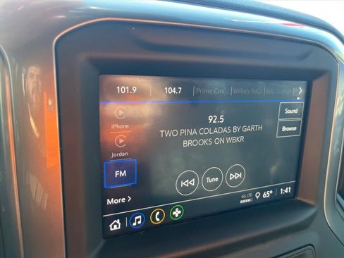 Used 2025 Chevrolet Silverado 2500 Custom w/ Custom Value Package image 11