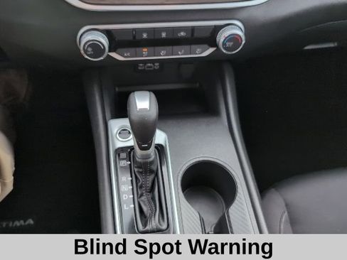 Used 2025 Nissan Altima 2.5 SV image 6