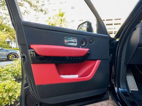 Used 2023 Rolls-Royce Cullinan Sport Utility w/ Cullinan Package image 98