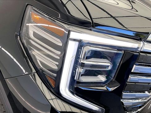 New 2026 GMC Sierra 1500 SLT image 15