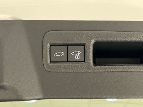New 2026 Toyota C-HR AWD/4WD image 10