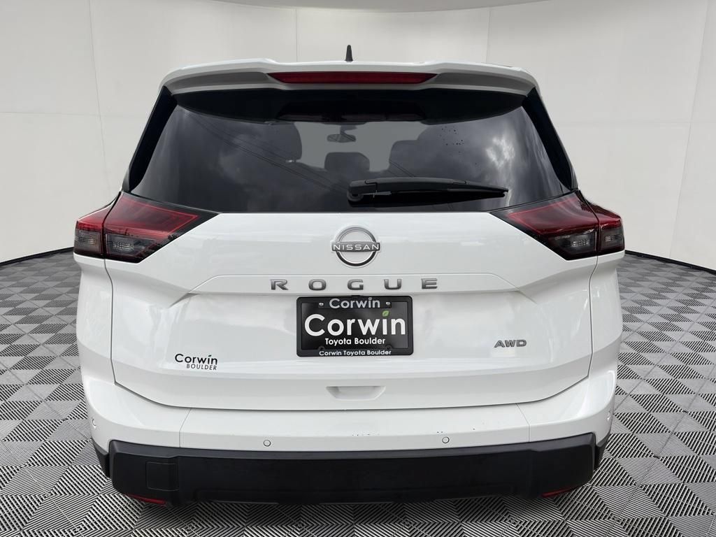 Used 2024 Nissan Rogue S AWD/4WD image 7