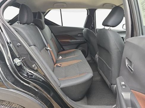 Used 2023 Nissan Kicks SR w/ Interior Electronics Package FWD image 34