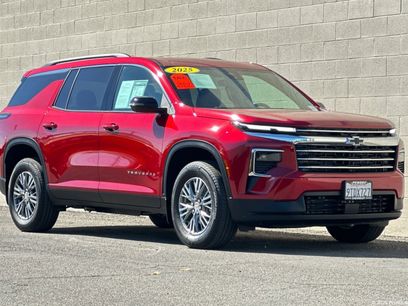 Certified 2025 Chevrolet Traverse LT w/ Driver Confidence Package