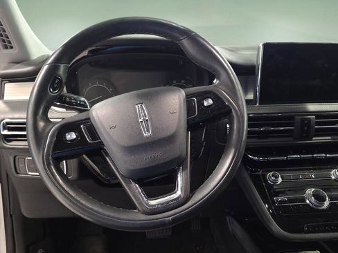 Used 2022 Lincoln Corsair Standard w/ Premium Package image 12